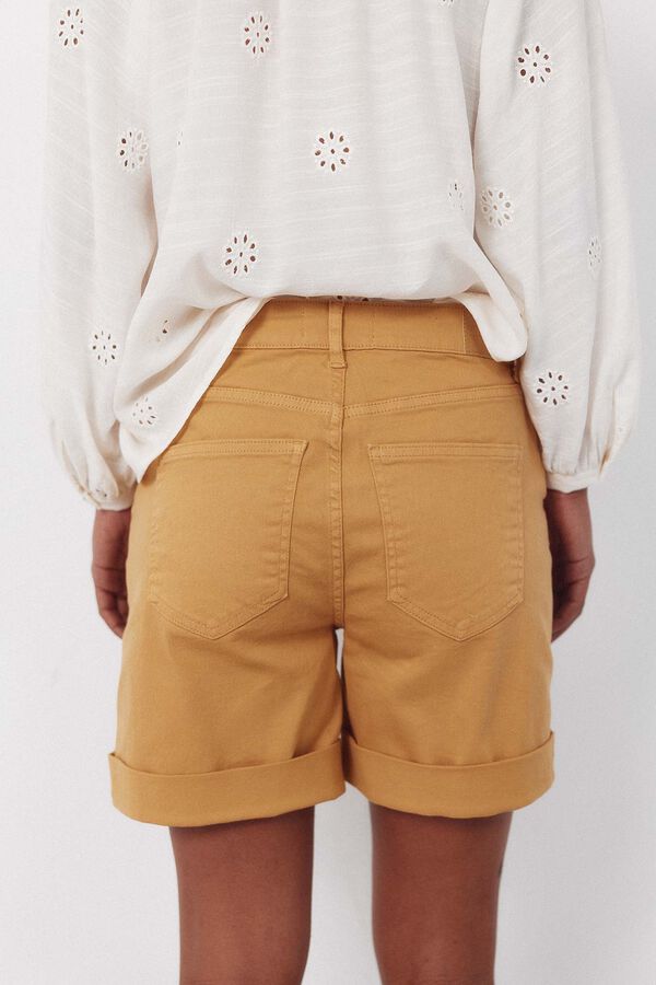 Cortefiel Shorts Vaqueros color Dorado