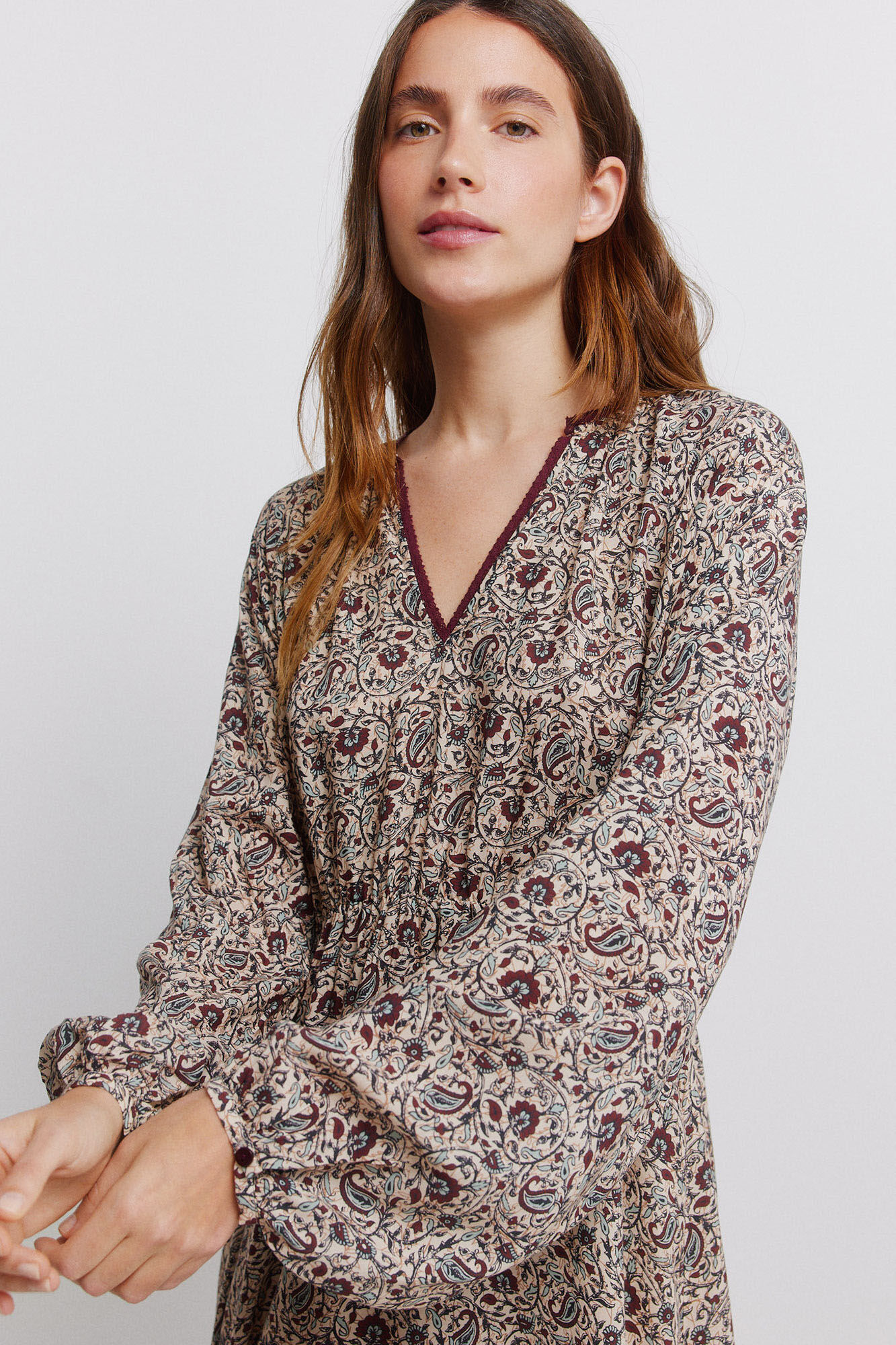 Vila Vestido midi estampado cachemir