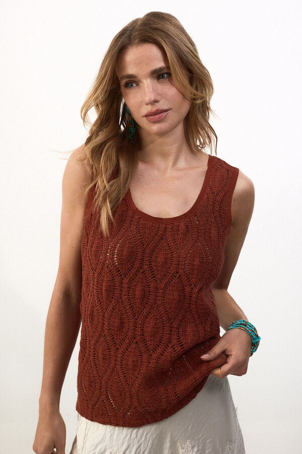 Slowlove Top tirantes crochet Marr&oacute;n