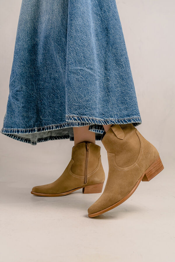 Bryan Stepwise Bot&iacute;n cowboy Beige