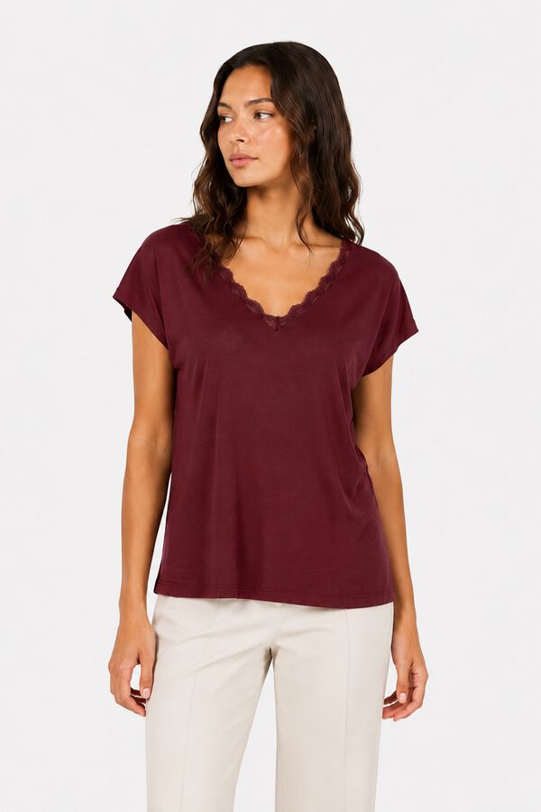 Vila Camiseta b&aacute;sica con detalle de encaje Vino