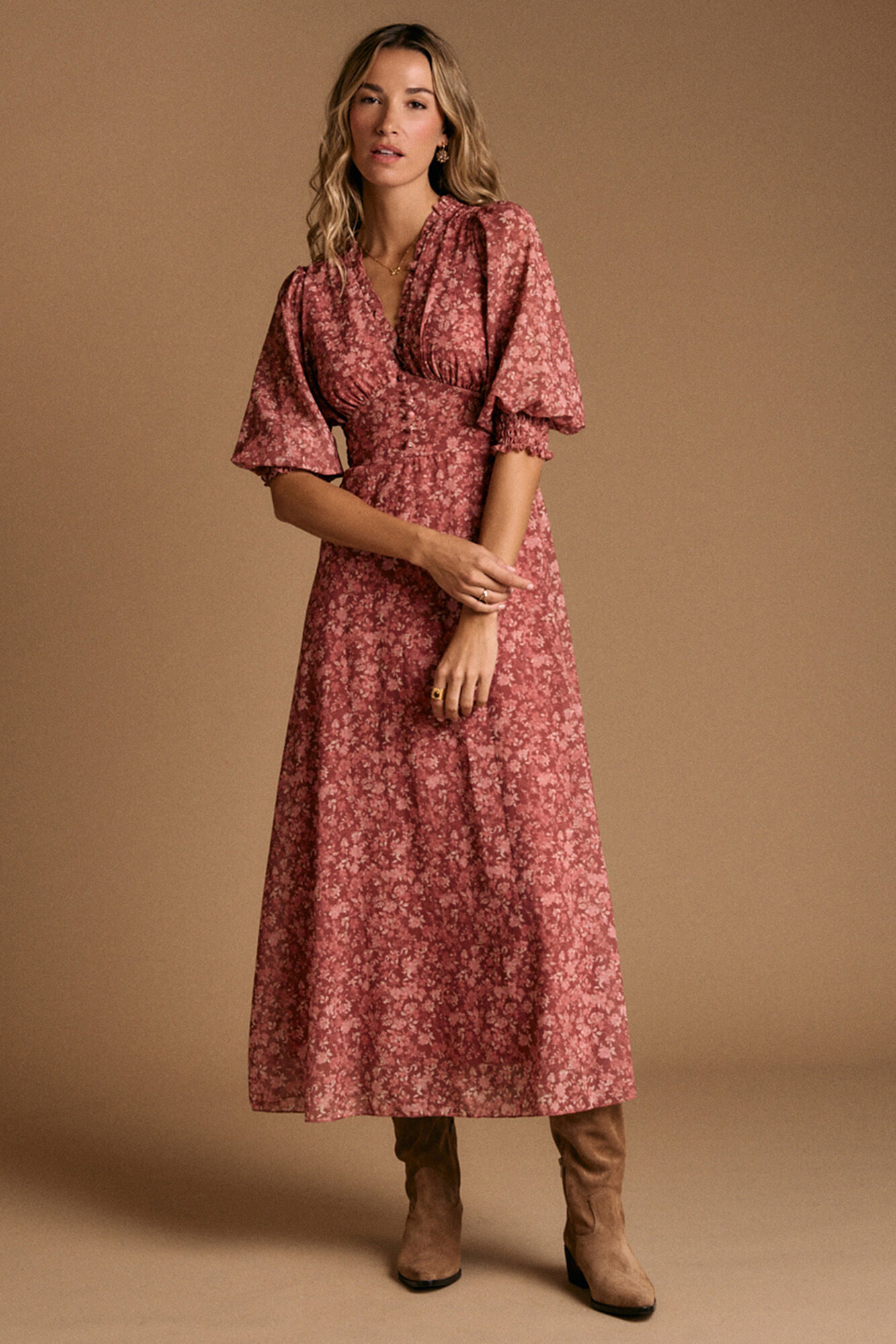 Pol&iacute;n Et Moi Vestido flores maquillaje