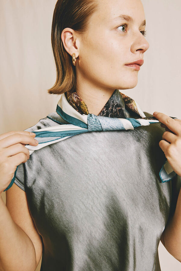 Zubi Pa&ntilde;uelo Seda Pragueira 65 x 65 Estampado azul