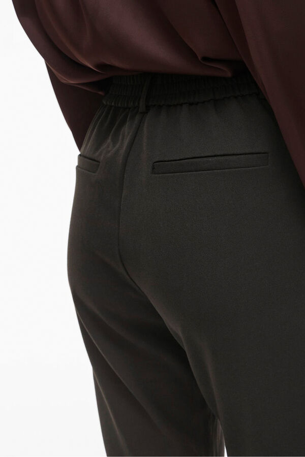 Vila Pantal&oacute;n tapered Negro