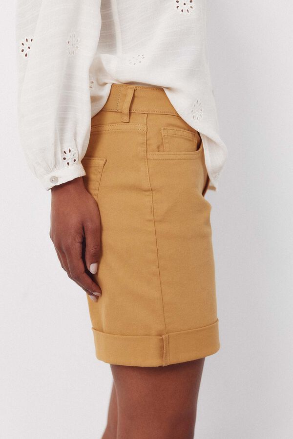 Cortefiel Shorts Vaqueros color Dorado