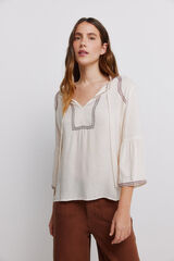 Vila Blusa boho con bordados en contraste Beige