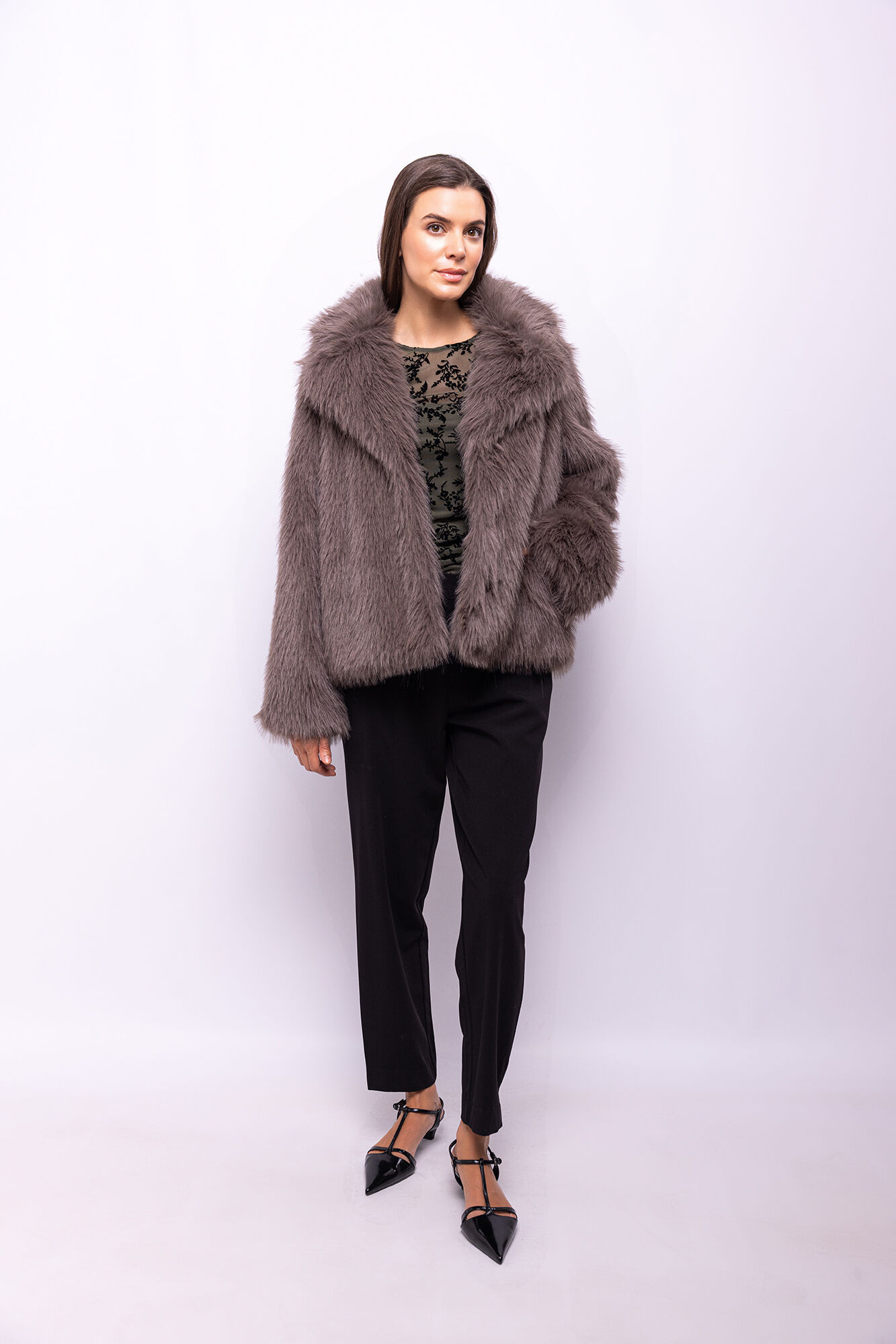 Object Abrigo efecto pelo con solapas