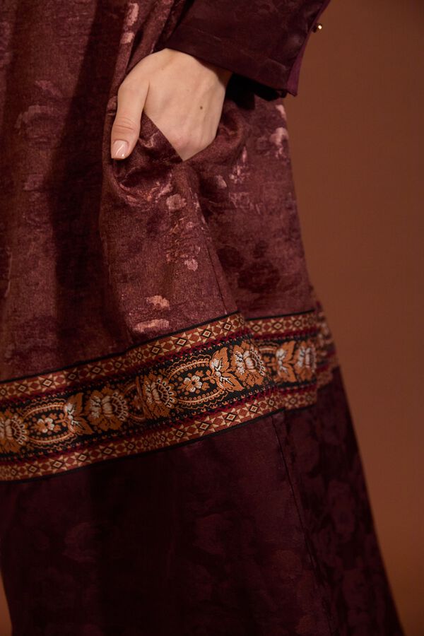 Meisie Caft&aacute;n en jacquard satinado Granate