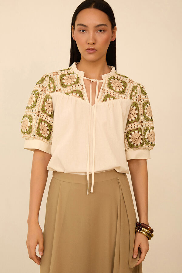 Meisie Blusa con crochet Estampado blanco