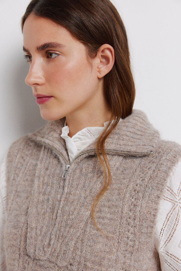 Vila Chaleco punto cuello alto Beige