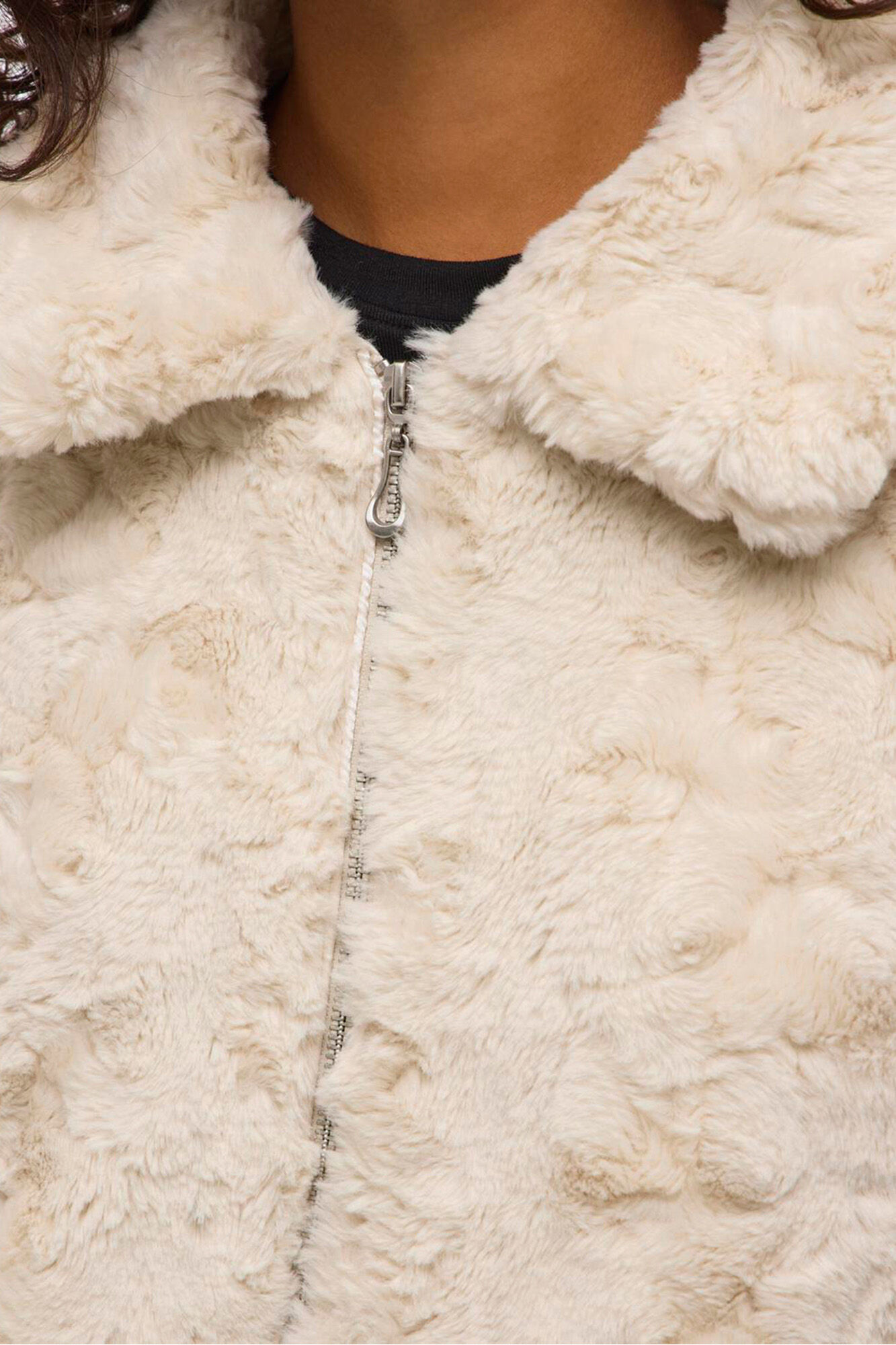 Vila Abrigo efecto pelo con cremallera