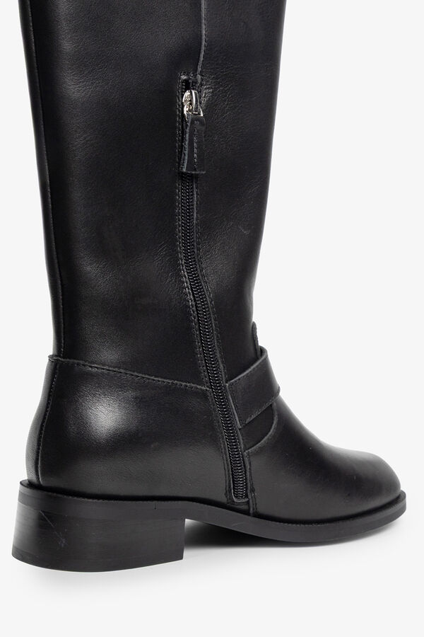 Popa Bota se&ntilde;ora Kiliman Napa Negro