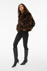 Vila Abrigo efecto pelo con solapas Marr&oacute;n oscuro