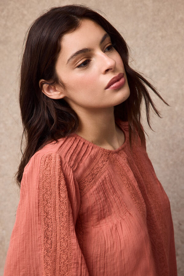 Slowlove Blusa detalles encaje Coral