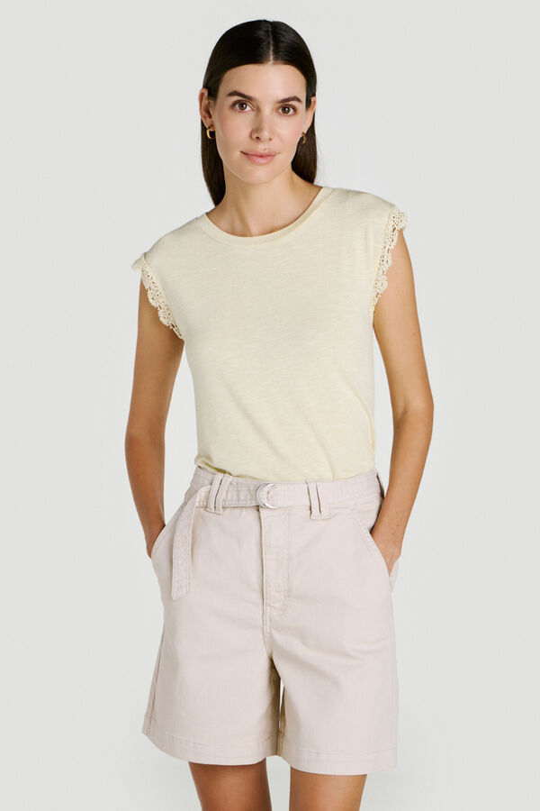 Vila Camiseta de mujer son encaje en mangas Amarillo