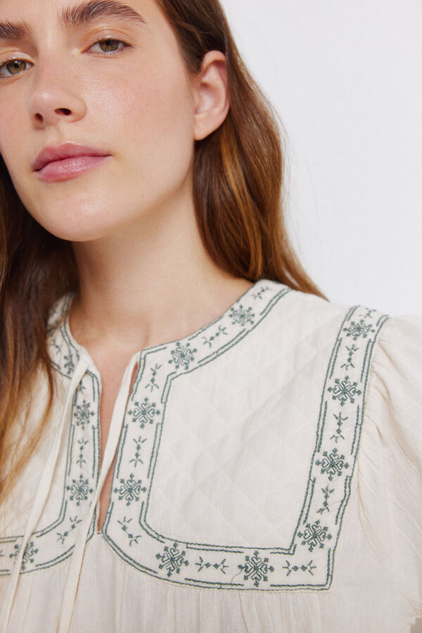 Vila Blusa bordada manga larga Beige