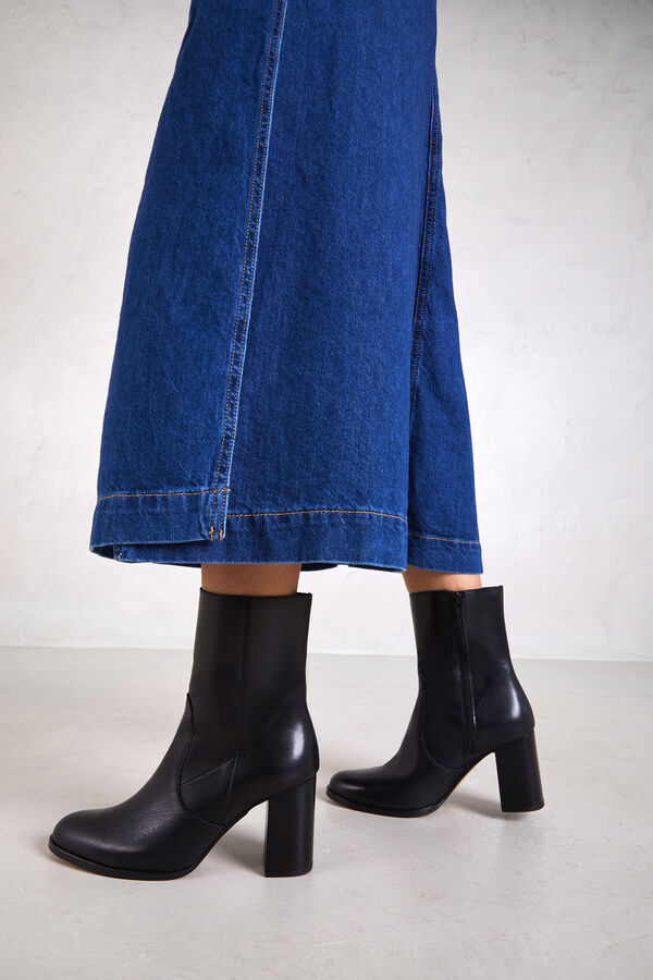 Bryan Stepwise Bot&iacute;n Chiara Negro