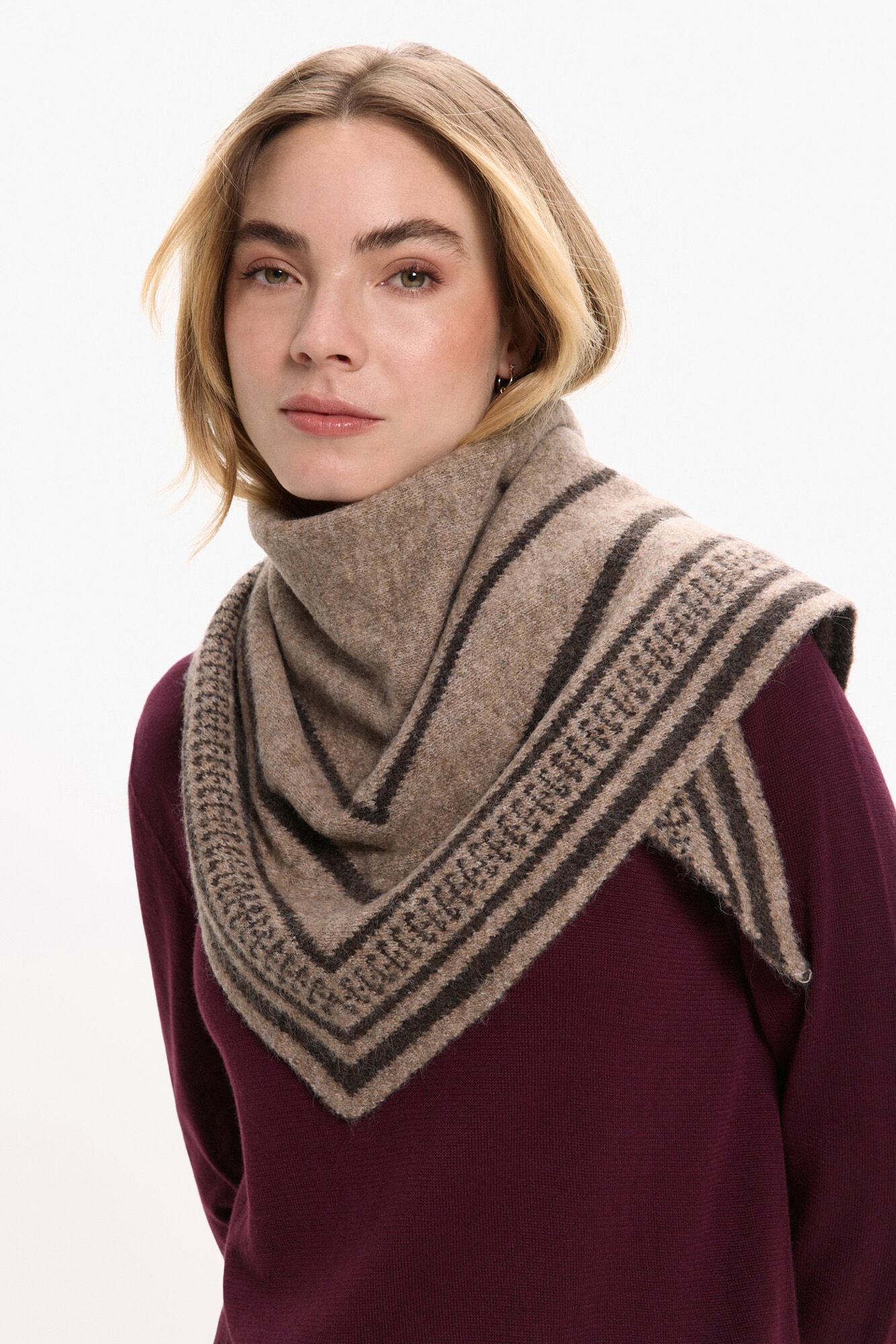 Vila Bufanda pa&ntilde;uelo de punto con lana