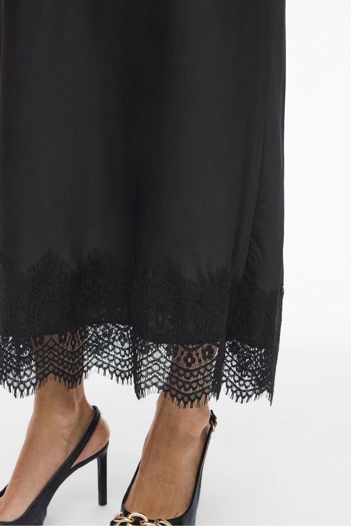 Vila Falda satinada midi con encaje