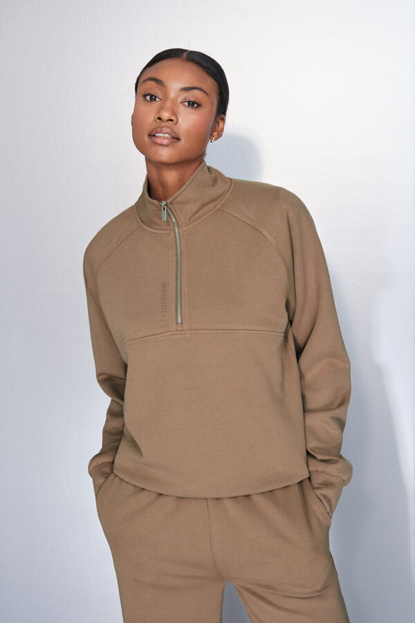 Dash and Stars Sudadera cuello cremallera marr&oacute;n nude