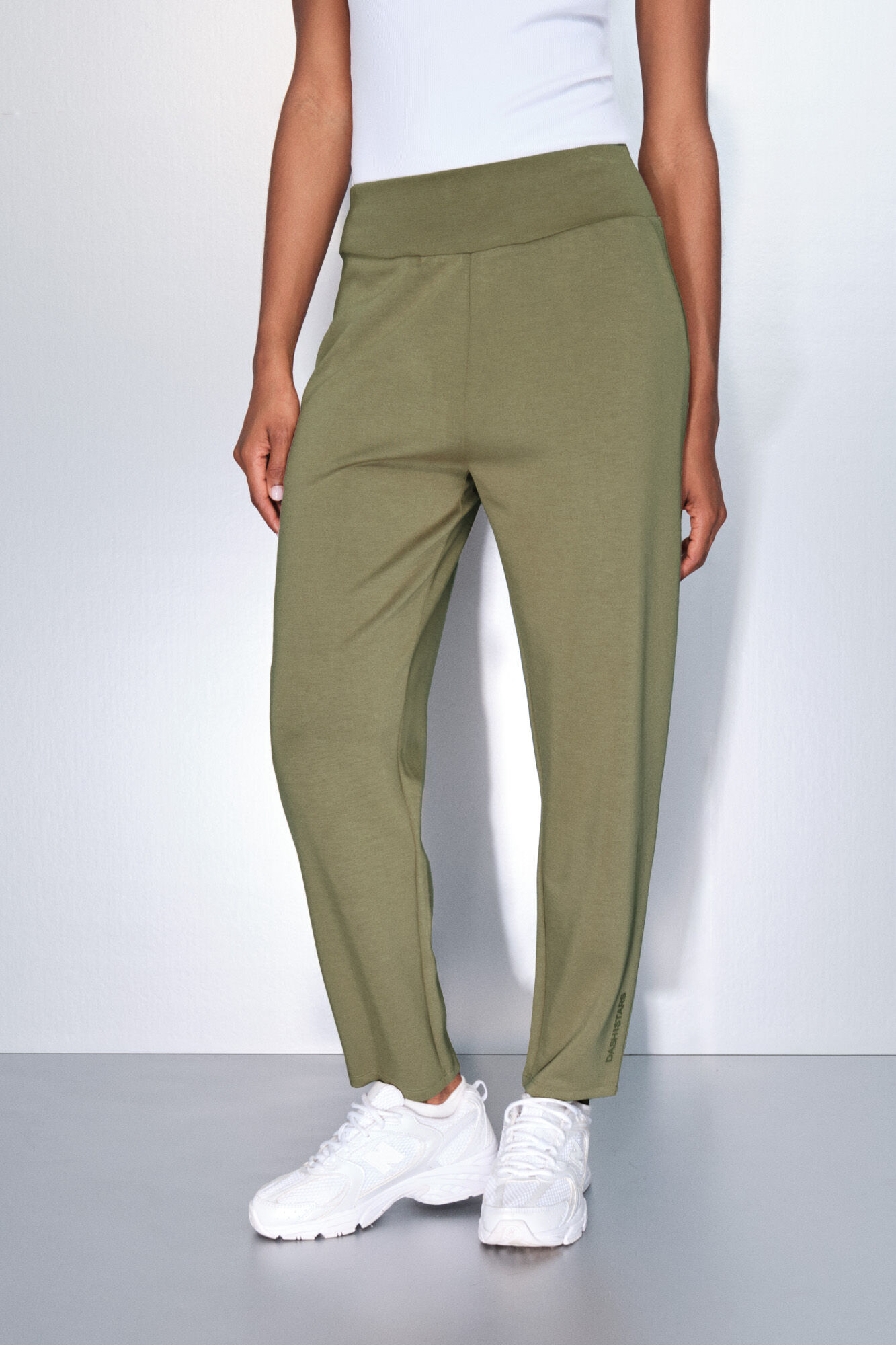 Dash and Stars Pantal&oacute;n jogger kaki