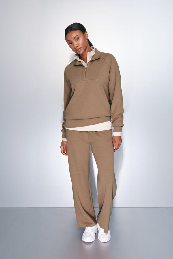 Dash and Stars Pantal&oacute;n recto ancho canal&eacute; marr&oacute;n nude