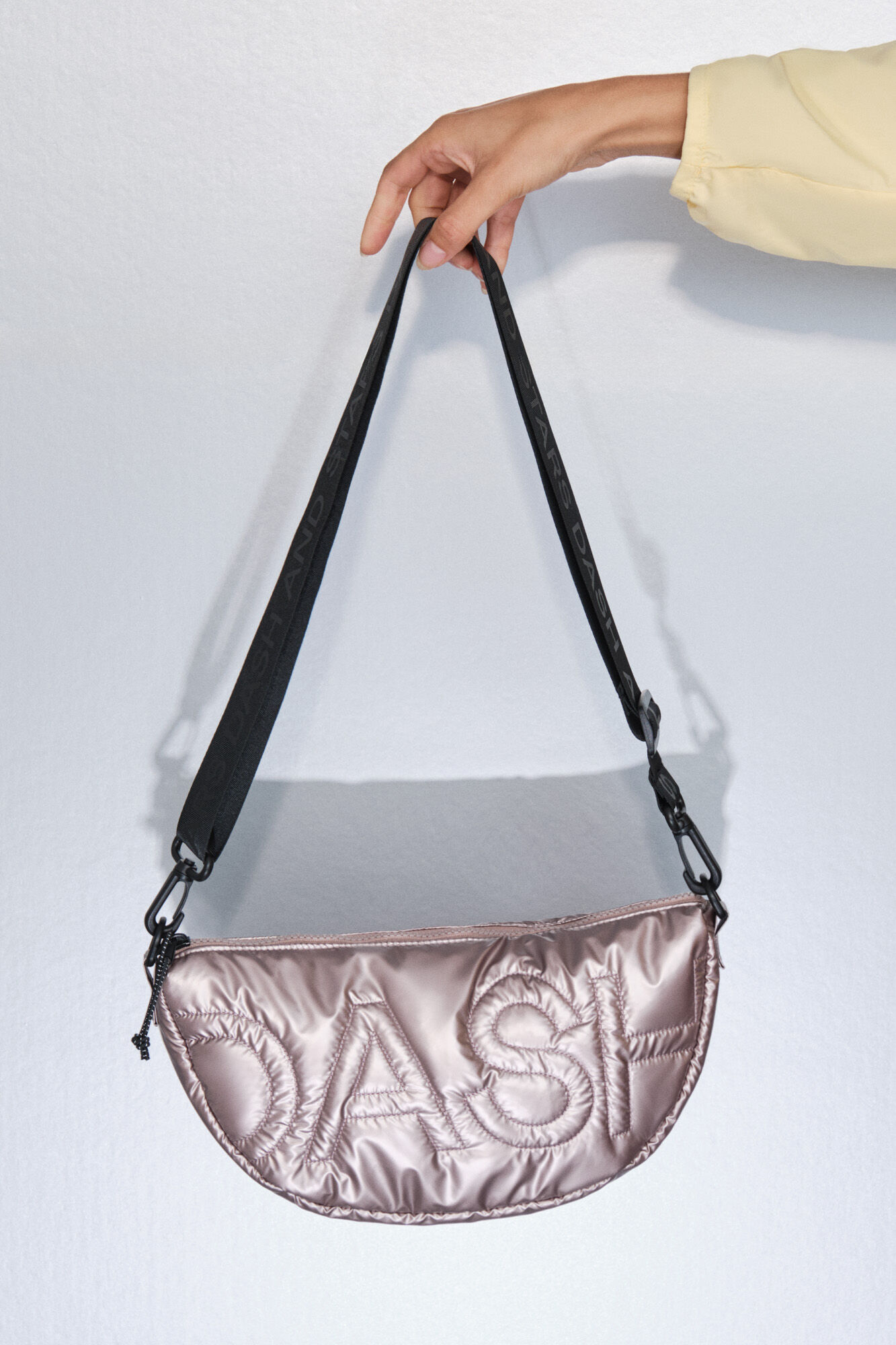 Dash and Stars Bolso bandolera nylon rosa metalizado