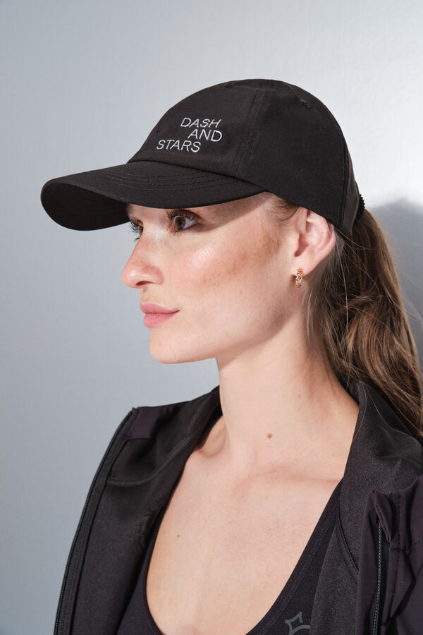 Dash and Stars Gorra t&eacute;cnica ajustable logo negra negro