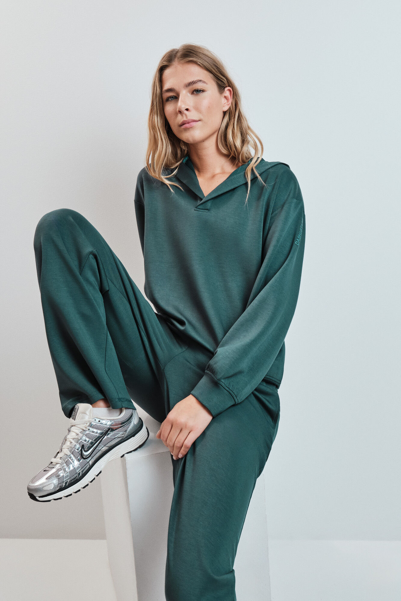 Dash and Stars Sudadera capucha verde