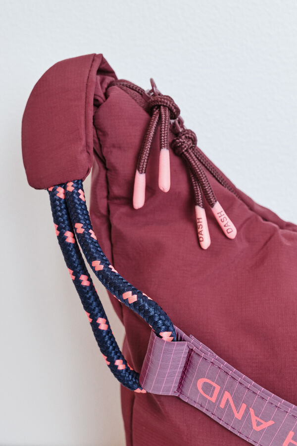 Dash and Stars Bolsa bandolera nylon acolchado rojo