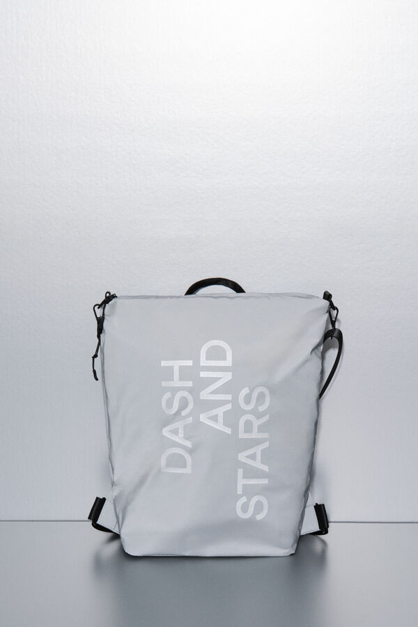 Dash and Stars Mochila multiposici&oacute;n nylon efecto metalizado gris