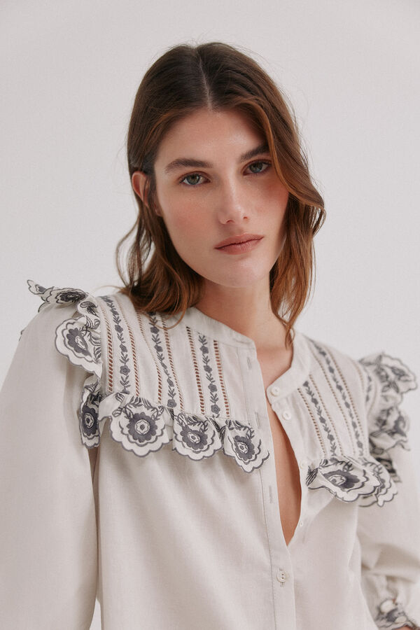 Hoss Intropia Carolina. Blusa bordada Gris