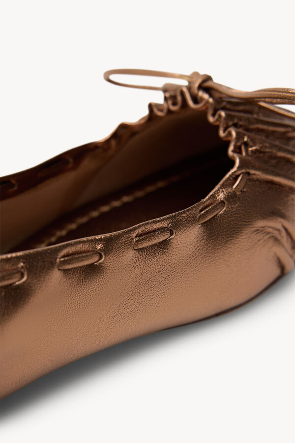 Hoss Intropia Maite. Bailarina de piel fruncida Arena