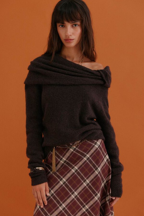 Hoss Intropia Idalia. Jersey con escote asim&eacute;trico Marron oscuro