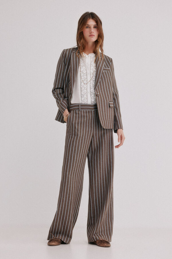 Hoss Intropia Elia. Blazer a rayas Marron oscuro