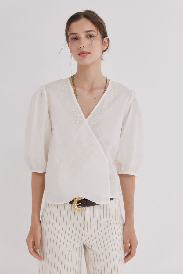 Hoss Intropia Cintia. Blusa cruzada Marfil