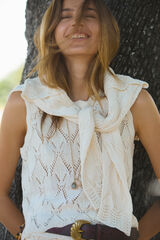 Hoss Intropia Norma. Top con volante Beige