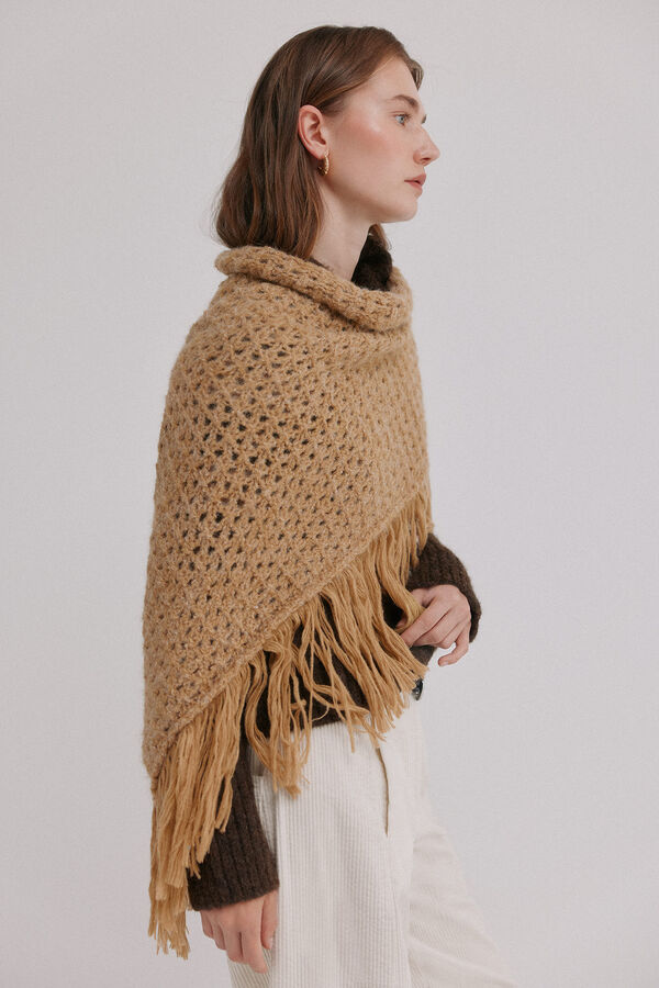 Hoss Intropia Nieves. Chal calado de flecos Dorado