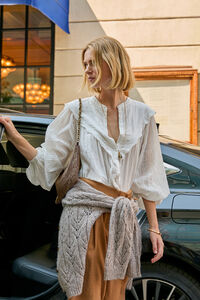 Hoss Intropia Gael. Blusa bordada