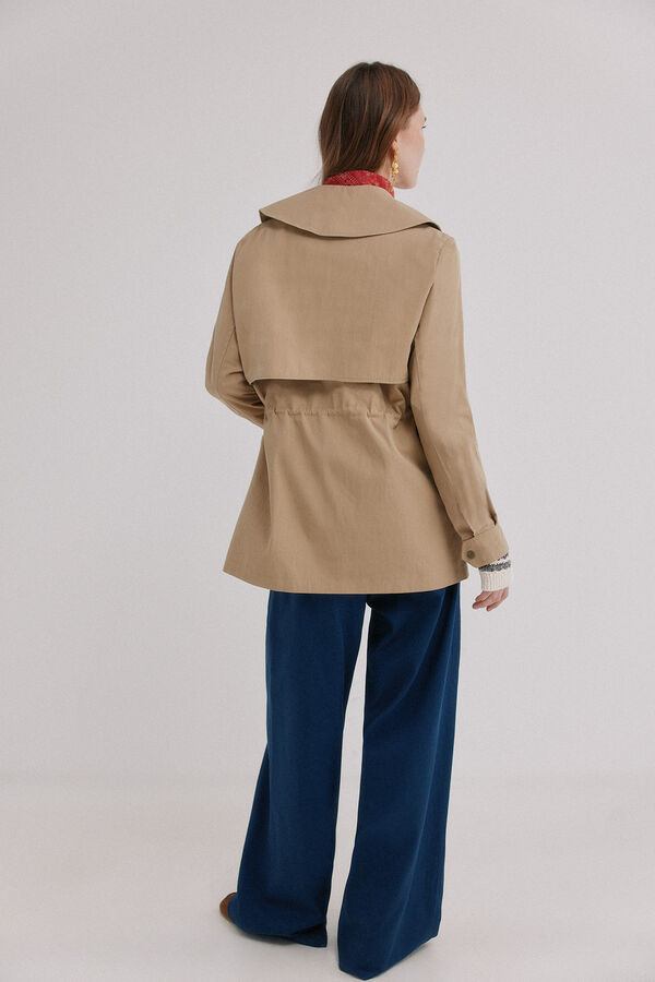 Hoss Intropia Dahlia. Deportiva corta Beige