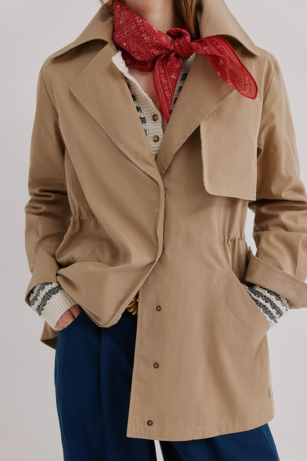 Hoss Intropia Dahlia. Deportiva corta Beige