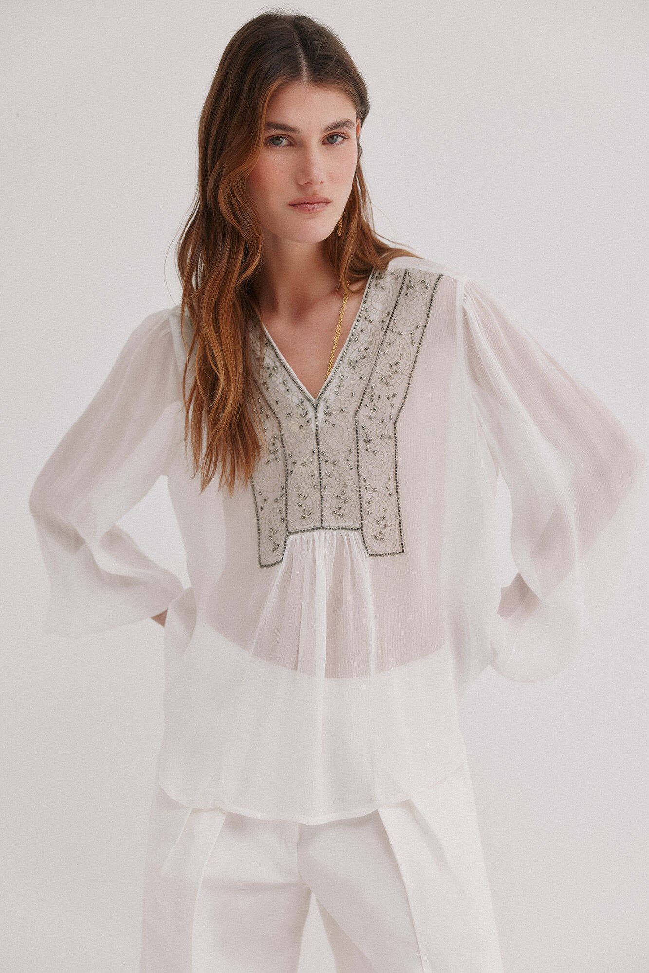 Hoss Intropia Carla. Blusa bordada