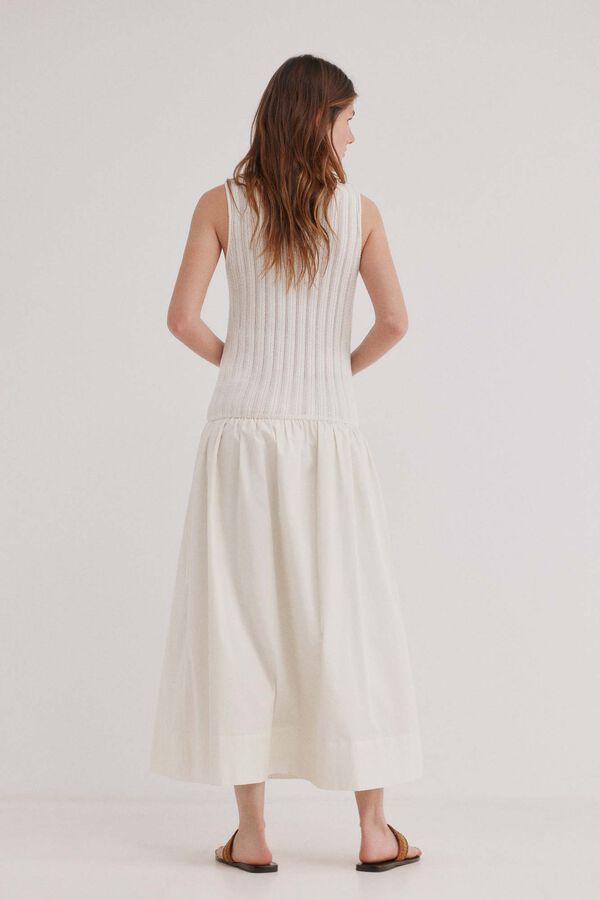 Hoss Intropia Alba. Vestido de punto combinado Beige