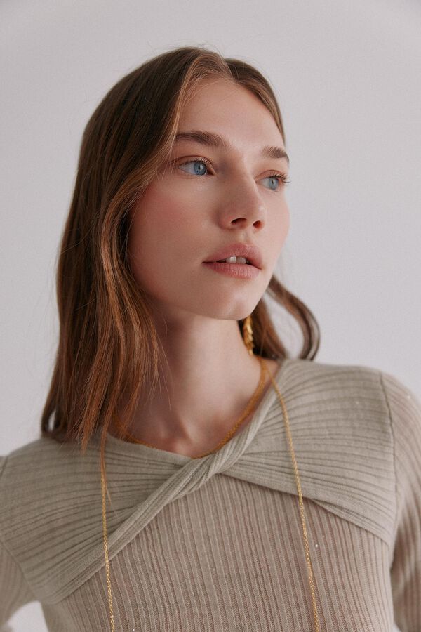 Hoss Intropia Nabila. Top con detalle de nudo Verde