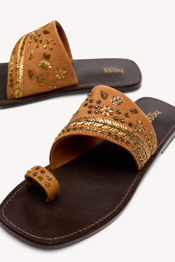 Hoss Intropia Macarena. Sandalias de ante bordadas Camel