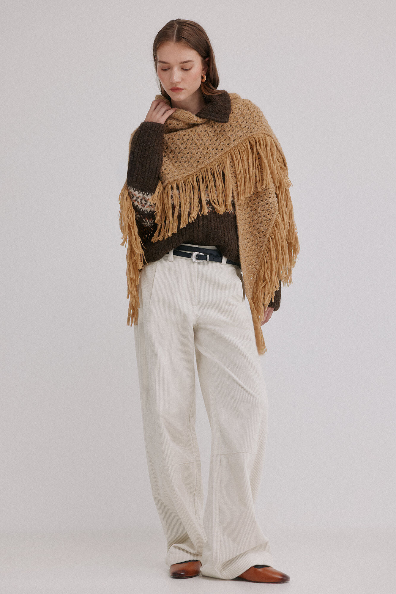 Hoss Intropia Nieves. Chal calado de flecos