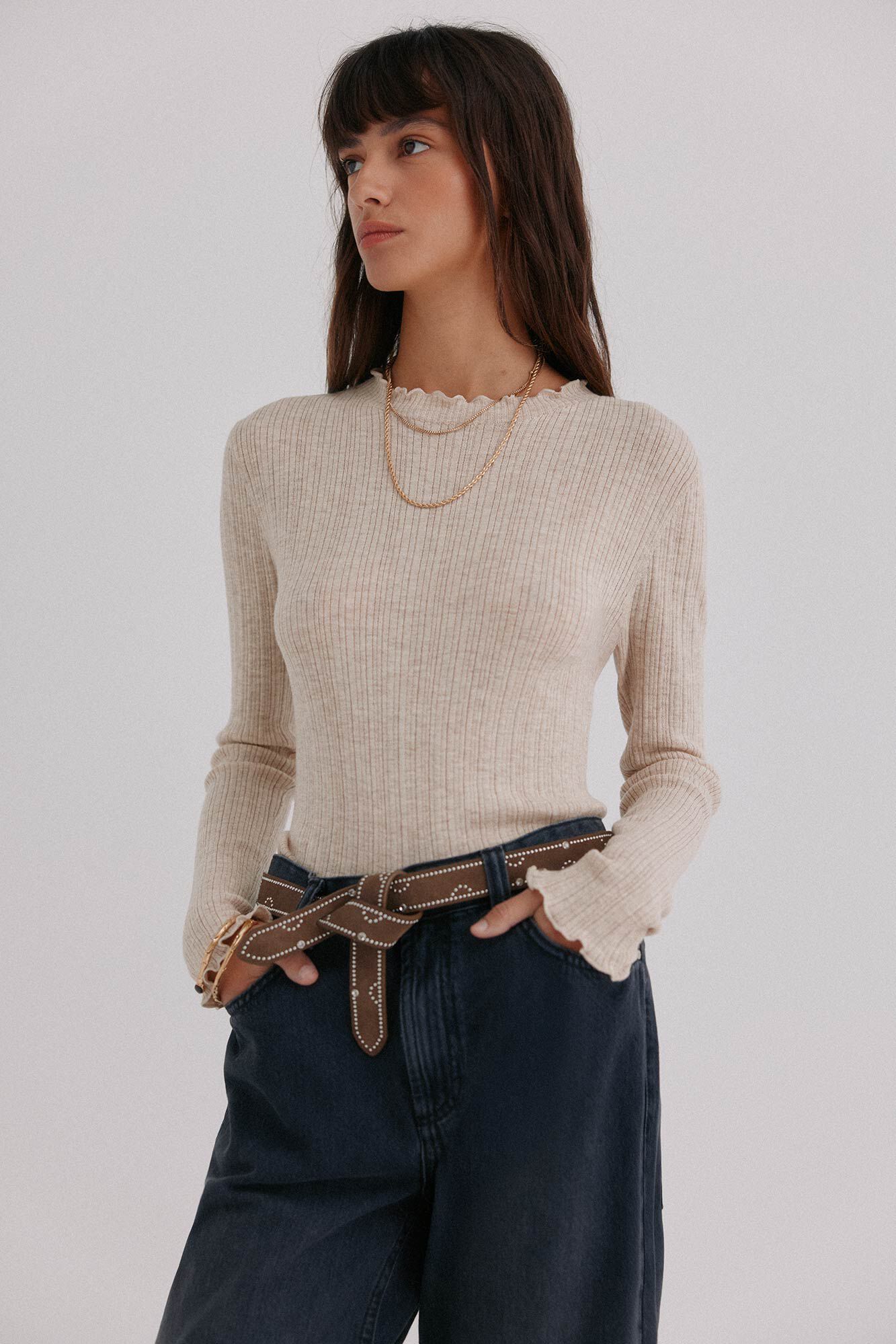 Hoss Intropia Nidia. Top con detalle de ondas