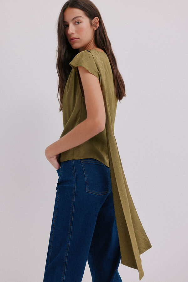 Hoss Intropia Charlotte. Top drapeado Kaki