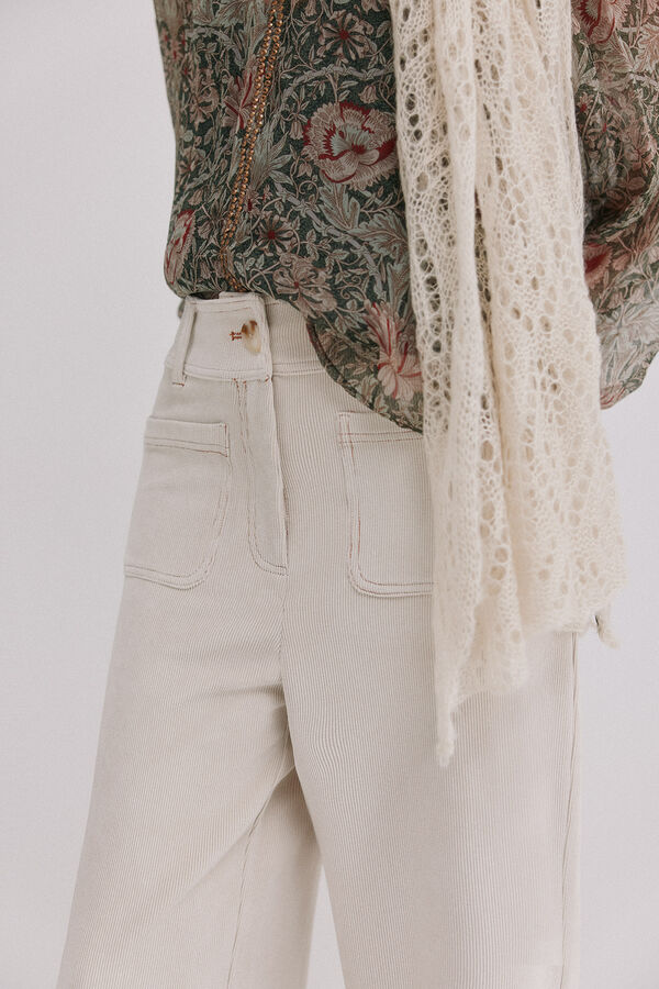 Hoss Intropia Payton. Pantal&oacute;n de pana Marfil