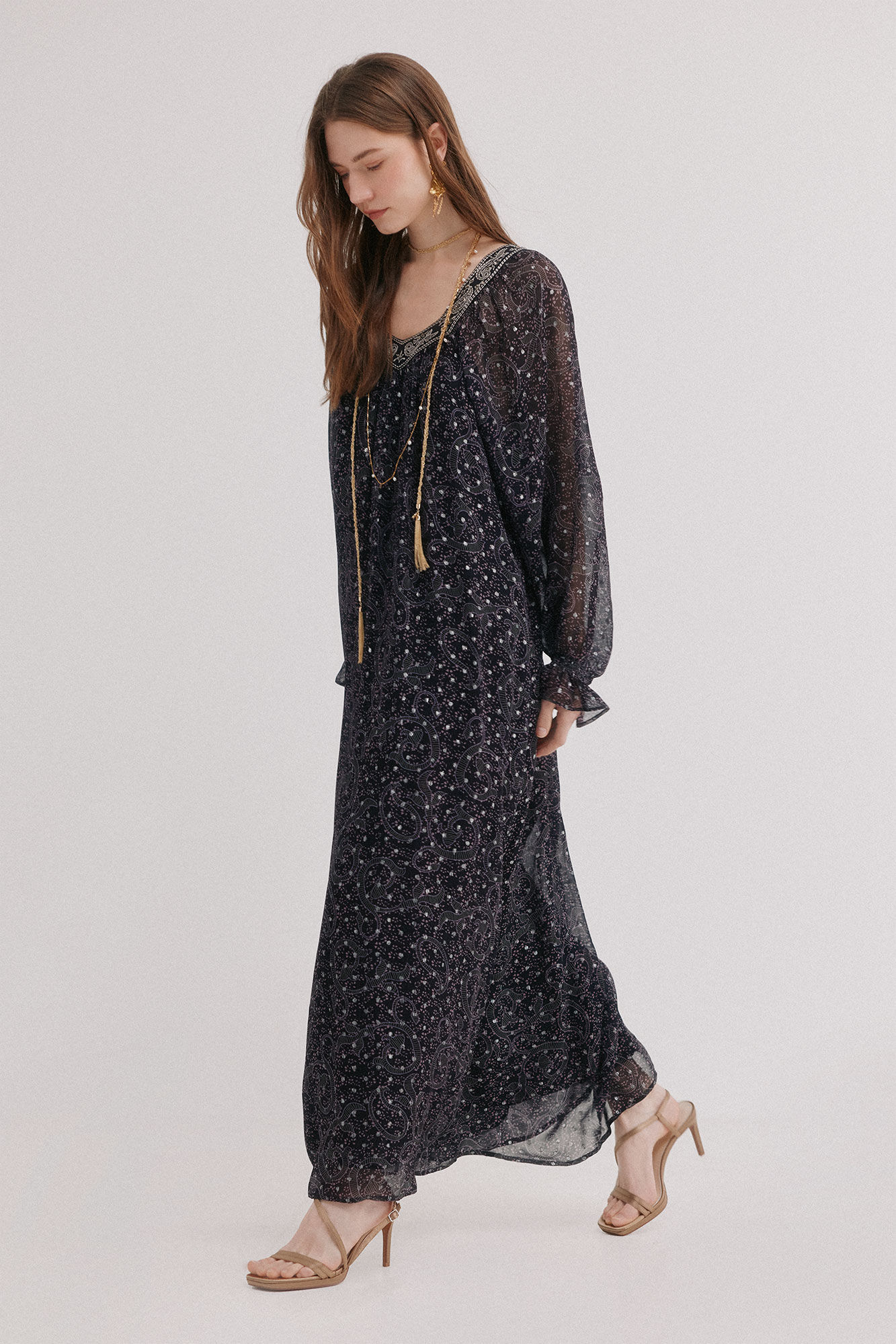 Hoss Intropia Aitana. Vestido con bordado